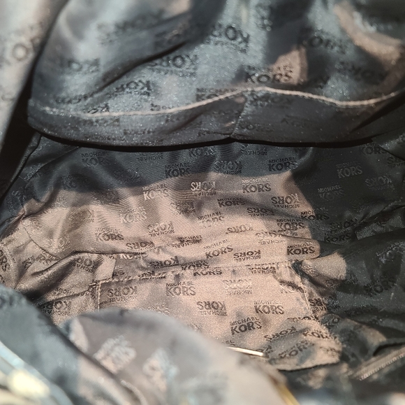 Michael Kors Purse in excellent condition - Picture 10 of 12